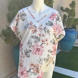 SHEIN Floral V-Neck Blouse in Pink and Cream